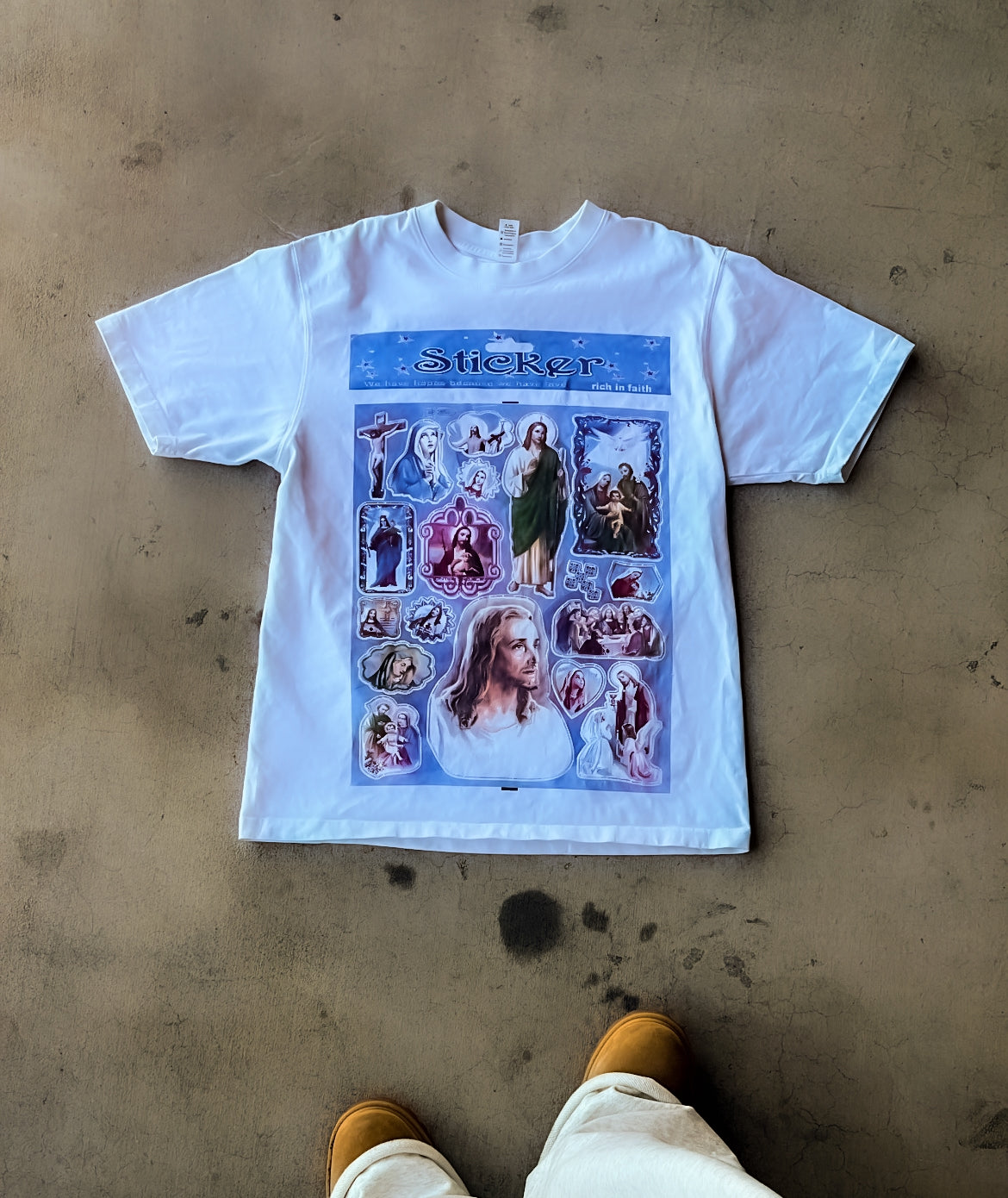 STICKER TEE